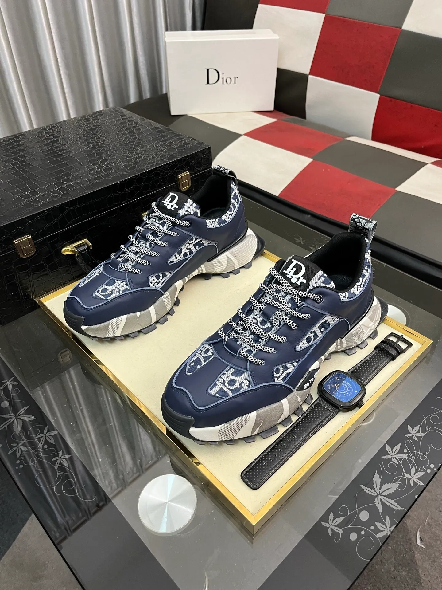 Men's Men's Shoes💰458⌚️⌚️Dior unique modern style sneakers. Counter purchasing 🏃casual leather shoes😍😍 original cowhide leather imported from Italy (refuses to discolor and grind feet) soles: original soles specially provided by the original factory, super cool😍 lace up and walk with wind👍 style design ⚠️ super comfortable and wear-resistant original soles. Just like shooting the real thing 🎬The real thing is better Code number: 38-443️⃣Colors available